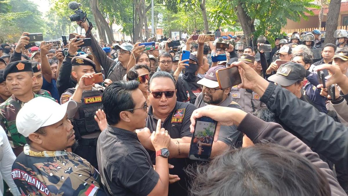 Eksekusi Rumah di Surabaya Ricuh, Aparat dan Massa GRIB Saling Dorong
