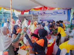 Warga Gresik Serbu Gerakan Pangan Murah di Kebomas