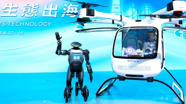 GAC Bikin Mobil Terbang, Siap Mengudara Akhir Tahun Ini GOVY AirCab adalah mobil terbang pertama dari GAC Aion yang bakal mulai mengudara terbatas pada akhir 2025 kemudian diproduksi massal pada akhir 2026.