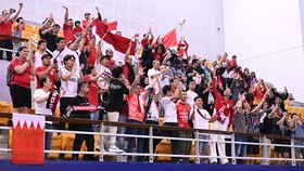 FOTO: Militansi Suporter Indonesia saat Timnas Voli Hajar Thailand