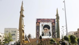 Iran Luncurkan Rudal Sejjil ke Israel sampai Putin Siap Turun Tangan