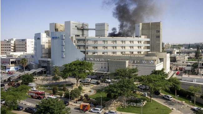 Iran Bombardir Area Dekat Kantor Microsoft & 'Silicon Valley' Israel Iran menggempur kantor perusahaan teknologi Microsoft di Kota Beer Sheva, Israel, pada hari ini Jumat (19/6).
