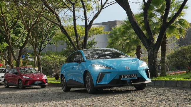 Kelebihan Bawa Mobil Listrik Jalan Jauh Saat Libur Sekolah Saat libur sekolah pada Juni hingga Juli, berkendara jauh menggunakan mobil listrik bisa jadi pilihan kegiatan bersama keluarga.