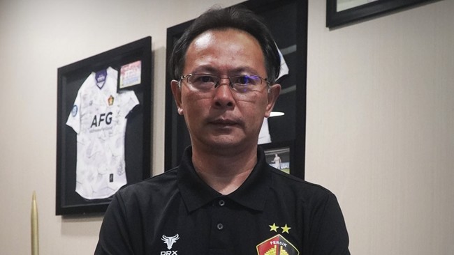 Resmi, Ong Kim Swee Jadi Pelatih Persik Kediri Ong Kim Swee resmi menjadi pelatih baru Persik Kediri, menggantikan Marcelo Rospide. Ia sebelumnya sukses menyelamatkan Persis dari degradasi.