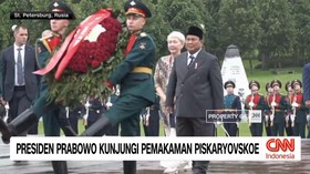 VIDEO: Presiden Prabowo Kunjungi Pemakaman Piskaryovskoe