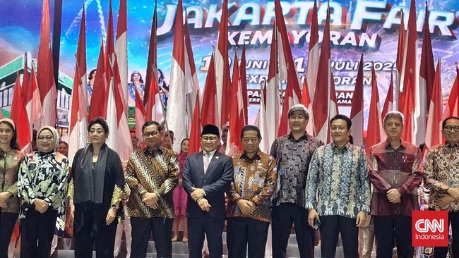 Menteri Koordinator Bidang Pemberdayaan Masyarakat Muhaimin Iskandar alias Cak Imin hadir dalam pembukaan Jakarta Fair Kemayoran 2025 di JIEXPO, Kamis (19/6).