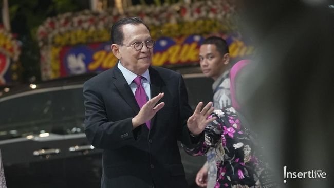 Gading Dekat Dengan Medina Dina, Roy Marten Ogah Desak Buru-buru Nikah