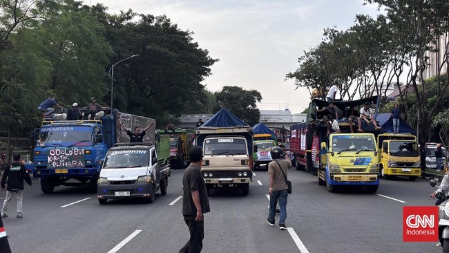 Anak Buah AHY Sebut Aturan Ongkir Truk Pencegah ODOL Akan Diuji Publik Asdep Konektivitas Darat dan Perkeretaapian Kemenko IPK Hermin Esti Setyowati menyebut aturan tarif ongkos kirim truk guna cegah ODOL segera diuji publik.