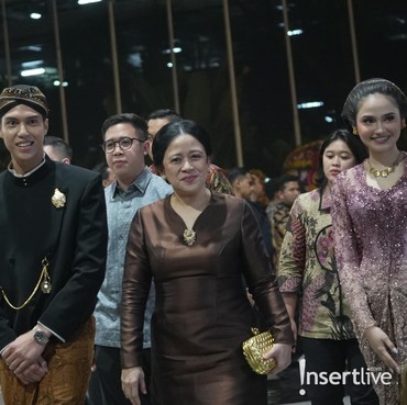 Momen El Rumi dan Syifa Hadju Sambut Puan Maharani di Ngunduh Mantu