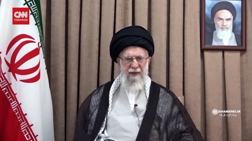 Khamenei Sudah Diungsikan ke Tempat Aman Saat Israel Gempur Iran