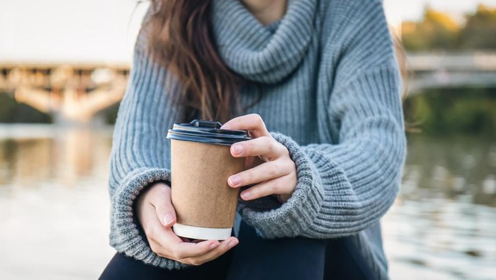 img-title Kopi Tumpah di Baju? Ini 6 Cara Mudah Menghilangkan Noda