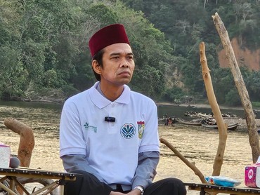 img-title Syifa Hadju Tolak Tiup Lilin Ultah, Ustaz Abdul Somad Bilang...