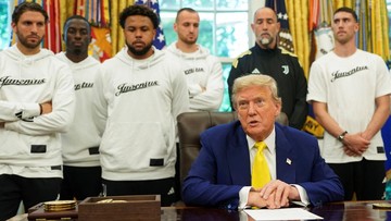 Kabar Sport CNN Terbaru : Pemain Juventus Kecam Pertemuan 'Aneh' dengan Trump: Bawa-bawa Iran