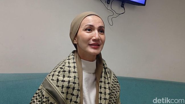 Rencana Wanda Hamidah-Chiki Fawzi Berlayar ke Gaza Tertunda