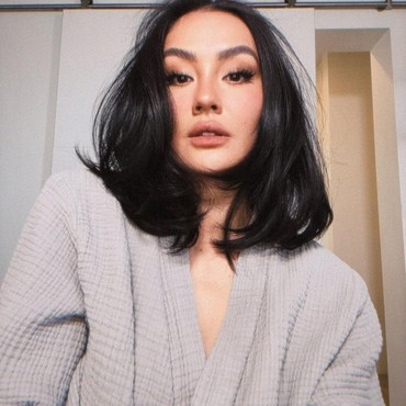 Reaksi Agnez Mo Usai Diputus Bebas Bayar Rp1,5 Miliar ke Ari Bias