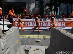 Video Massa Buruh Demo soal Gaza hingga Iran-Israel di Kedubes AS