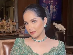 Gaya Serba Hijau Annisa Pohan di Ngunduh Mantu Al Ghazali, Kalung Rp 688 Juta