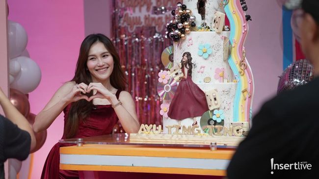 Dapat Kejutan Ulang Tahun Ayu Ting Ting ke-33, Belum Mau Bahas Jodoh
