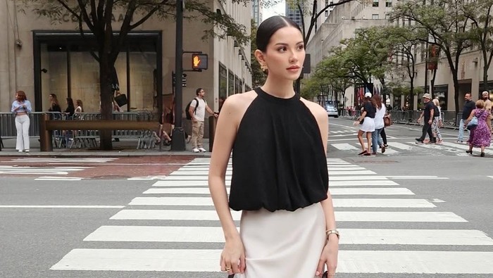 img-title Get The Look: Inspirasi Clean Outfit yang Simple nan Elegan ala Alyssa Daguise