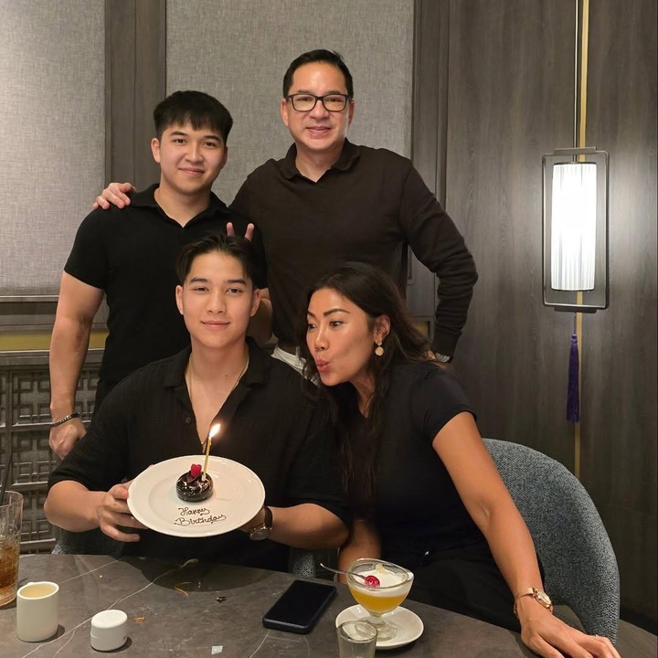 <p>Inge Anugrah dan Ari Wibowo resmi bercerai pada 13 September 2023 setelah 17 tahun menikah. Meski telah bercerai, Inge dan Ari tetap menjalin hubungan baik. Baru-baru ini, keduanya kompak merayakan ulang tahun anak kedua mereka, Marco Wibowo. (Foto: Instagram @inge_anugrah)</p>