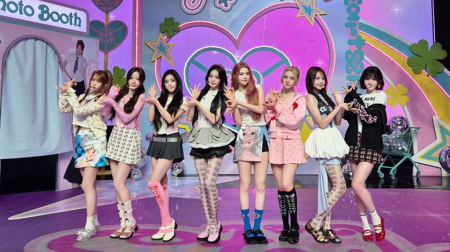 Lirik Lagu Style - Hearts2Hearts