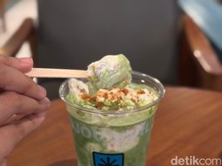Lagi Hits! Matcha Latte dengan Sea Salt Cream dan Banana Pudding