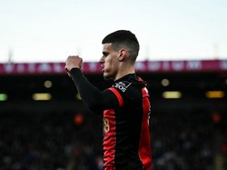 Liverpool-Bournemouth Sepakati Transfer Milos Kerkez