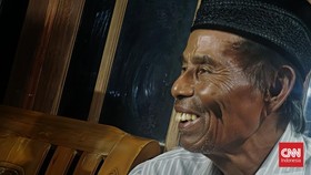 Mbah Tupon yang Kini Mulai Tersenyum Lagi