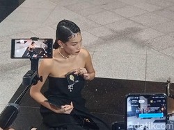 Patricia Gouw Unboxing Suvenir Unduh Mantu Al Ghazali dan Alyssa