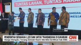 VIDEO: Pemerintah Serahkan 1.120 SHM untuk Transmigran di Sukabumi