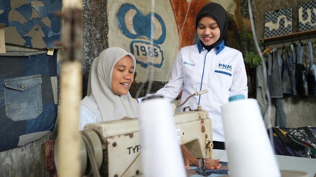 PT PNM meluncurkan aksi RE3 untuk mendukung lingkungan dan usaha ultra mikro, 60 kg jeans didonasikan untuk membantu produksi kreatif nasabah PNM.