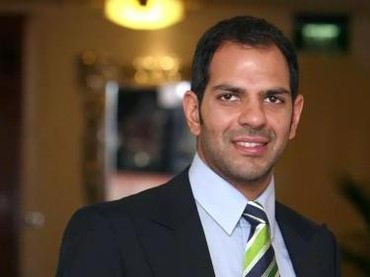 Sunjay Kapur Tewas Usai Telan Lebah, Warisan Triliunan & Pemakaman Disorot Publik