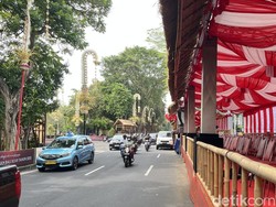 Ratusan Peserta Ikuti Gladi Bersih Pawai PKB, Panggung-Janur Mulai Dipasang