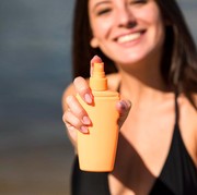 BeauPicks: 4 Rekomendasi Produk Sunscreen Spray yang Praktis dan Mudah Digunakan