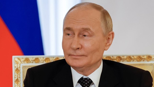 Presiden Rusia Vladimir Putin menilai serangan Amerika Serikat (AS) terhadap situs nuklir Iran mendorong dunia menuju bahaya besar.
