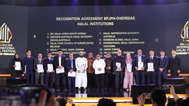 Kepala BPJPH, Ahmad Haikal Hasan mengatakan bahwa capaian IIHF 2025 hari pertama menjadi langkah strategis memperkuat sinergitas ekosistem halal global.