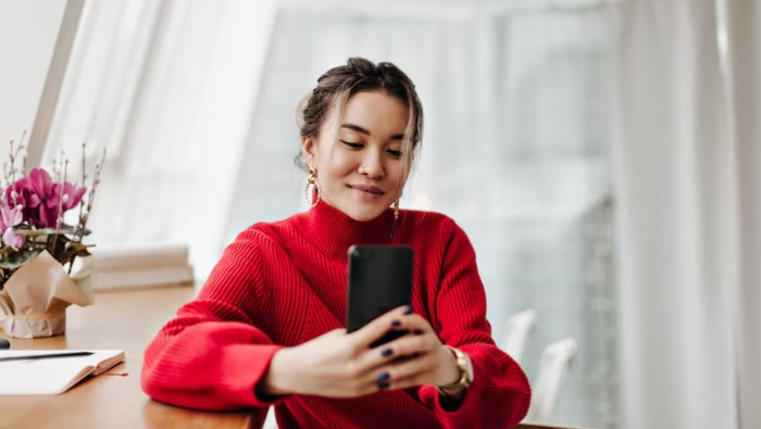 Apakah Normal Sering Melihat Instagram Story Sendiri? Ini Menurut Psikolog