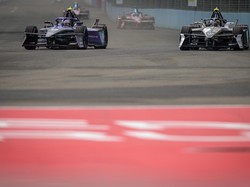 Hasil Formula E Jakarta 2025: Pebalap Keturunan Indonesia Gagal Finis!