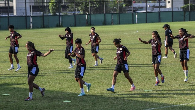 Timnas Putri Berharap Dukungan Suporter di Kualifikasi Piala Asia Pelatih Timnas Putri Indonesia Satoru Mochizuki menilai timnya membutuhkan dukungan besar suporter saat menjalani Kualifikasi Piala Asia Wanita 2026.