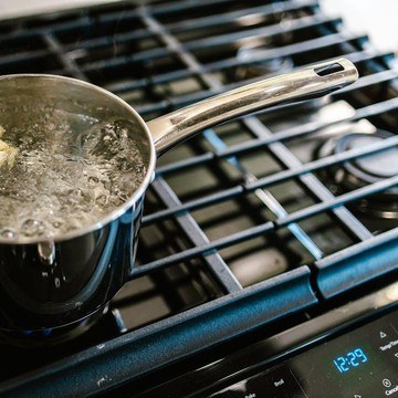 Tak Banyak yang Tahu, Rutin Minum Air Rendaman Bawang Putih di Pagi Hari Datangkan 7 Manfaat Ini