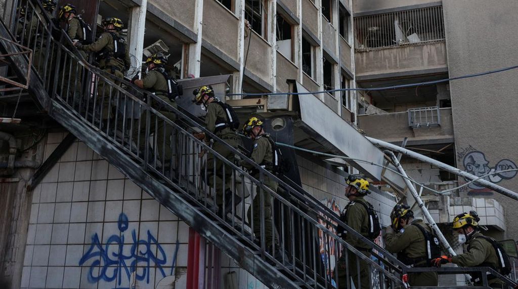 Israel Kembali Dihujani Rudal-rudal Balistik Hipersonik Iran