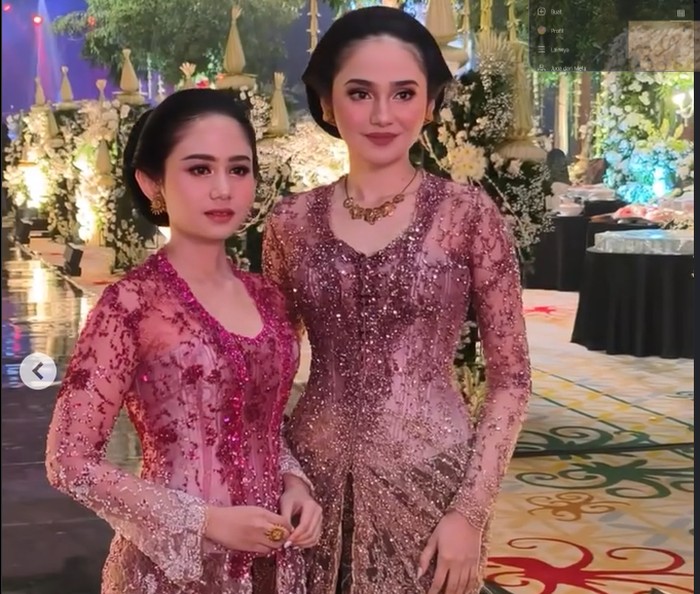 Syifa dan Tissa, para calon mantu, tampil kompak seperti anak kembar dengan kebaya ombre dan sanggul yang anggun. (Tissa dan Syifa/Foto: instagram.com/fadlan_indonesia)