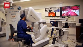 VIDEO: Dokter AS Lakukan Operasi Lintas Benua Pertama di Dunia