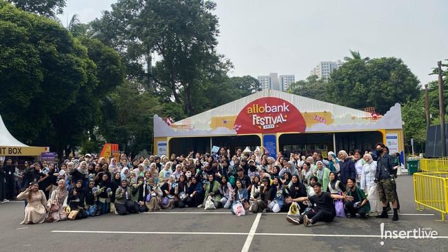 Antusias X-BLISS, Rela Datang dari Pagi demi Nonton XODIAC di Allo Bank Festival
