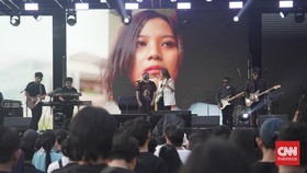 Wejangan Cinta Danilla Kala Senja di Allo Bank Festival 2025