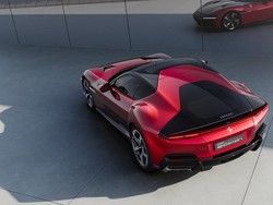 Viral Ferrari Hasil Curian Tabrak Tiang Listrik hingga Hancur