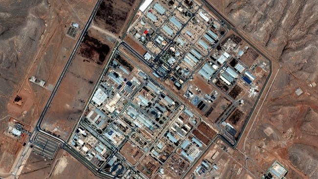 Tak Ada Peningkatan Radiasi Usai AS Serang Situs Nuklir Iran Menurut IAEA mereka tak melihat kontaminasi radioaktif di luar lokasi situs nuklir yang diserang AS.