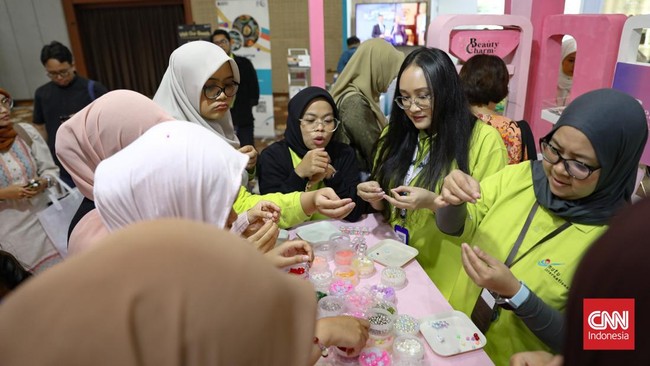 Lembaga Pemeriksa Halal (LPH) siap bantu UMKM dapatkan sertifikasi halal di Indonesia International Halal Festival 2025. Edukasi dan dukungan tersedia.