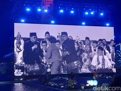 Uan Juicy Luicy Fans Berat Bang Doel: Privilege Jadi Penyanyi Bisa Salaman