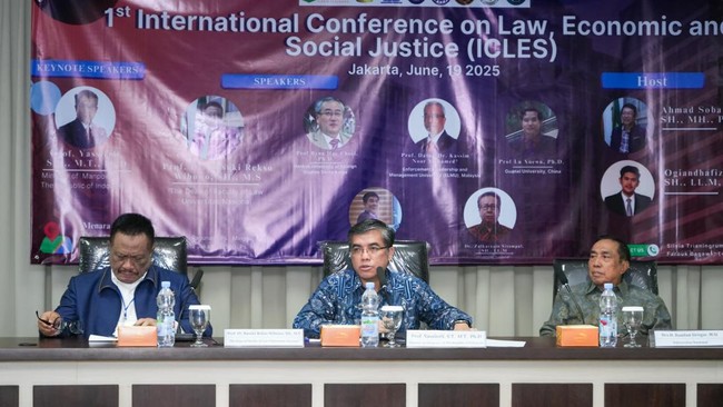 Menaker Yassierli menekankan pentingnya hubungan kerja inklusif di Indonesia, dorong kolaborasi untuk ciptakan lingkungan kerja lebih baik.